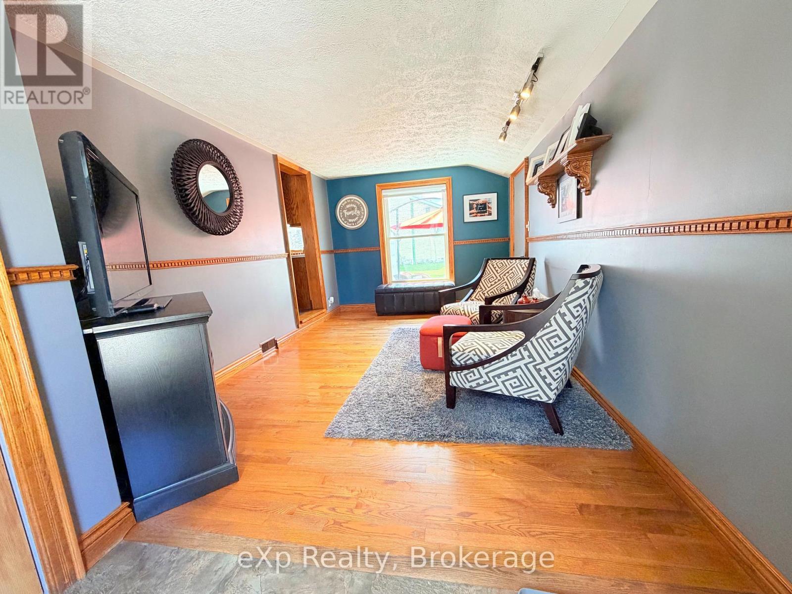 503 YONGE STREET S