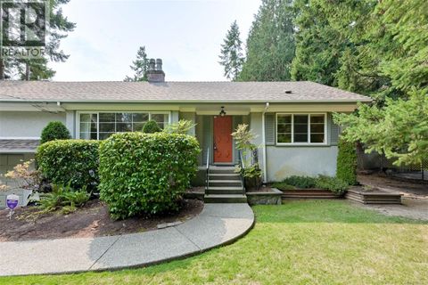 2587 MacDonald Dr W Saanich BC V8N1X7