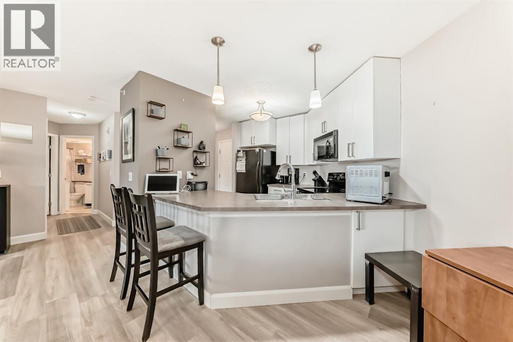 318, 25 Richard Place SW