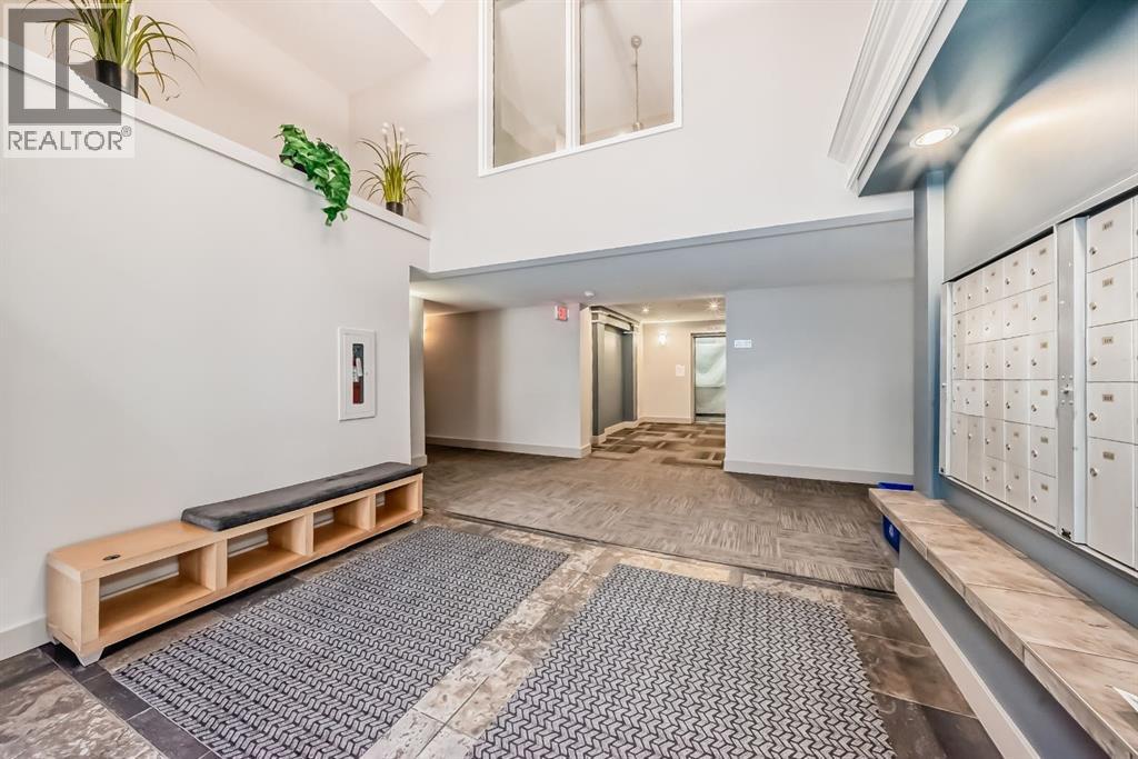 318, 25 Richard Place SW