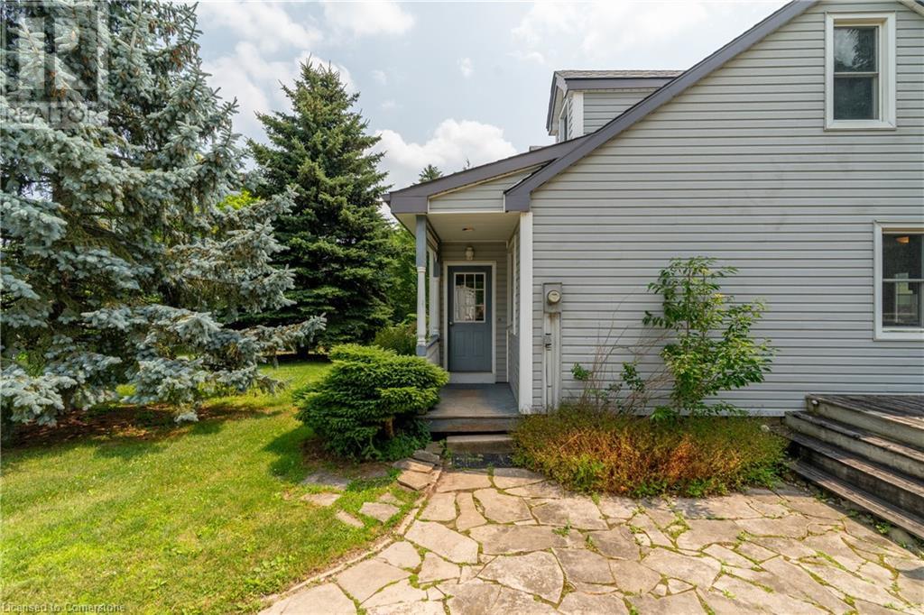585 SNYDERS Road E