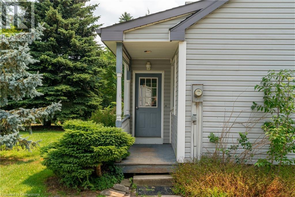 585 SNYDERS Road E