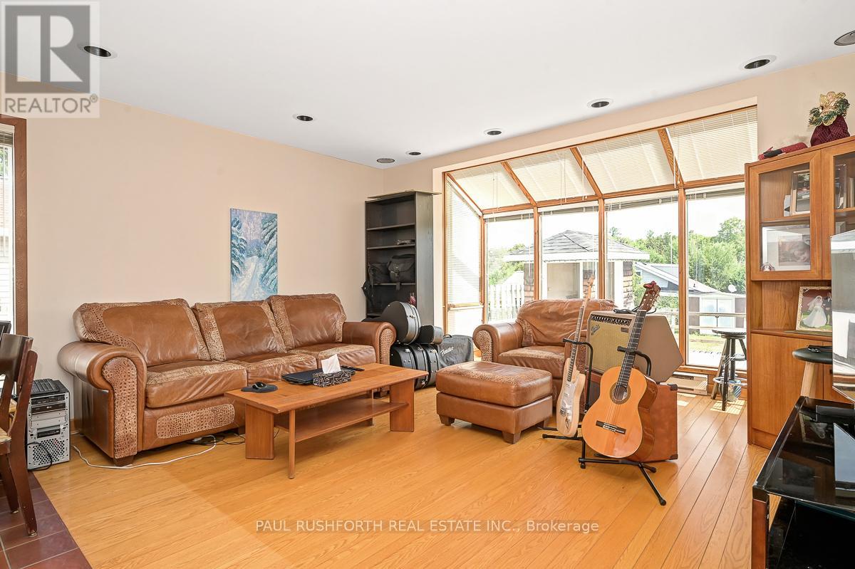 235 ELGIN STREET W