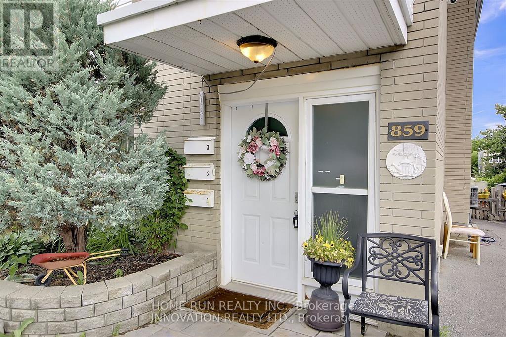 2 - 859 TAVISTOCK STREET