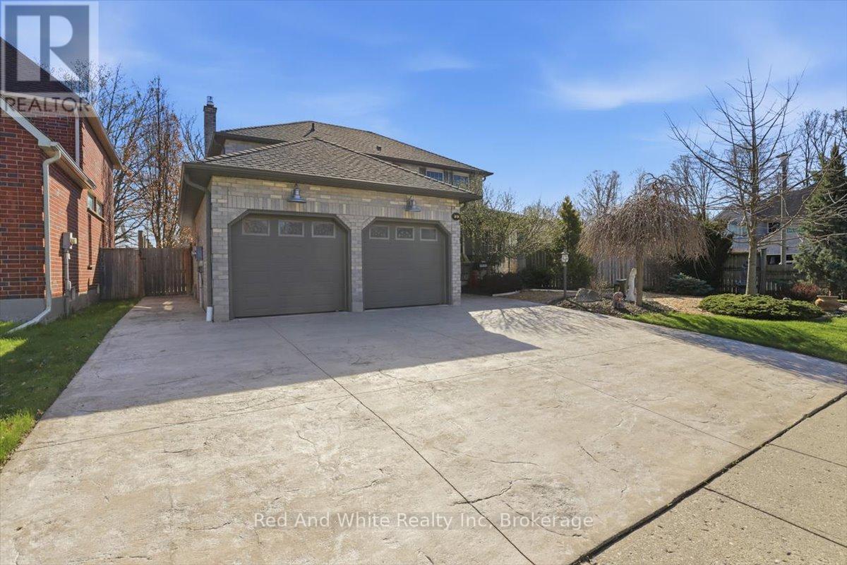 4 BREWSTER PLACE