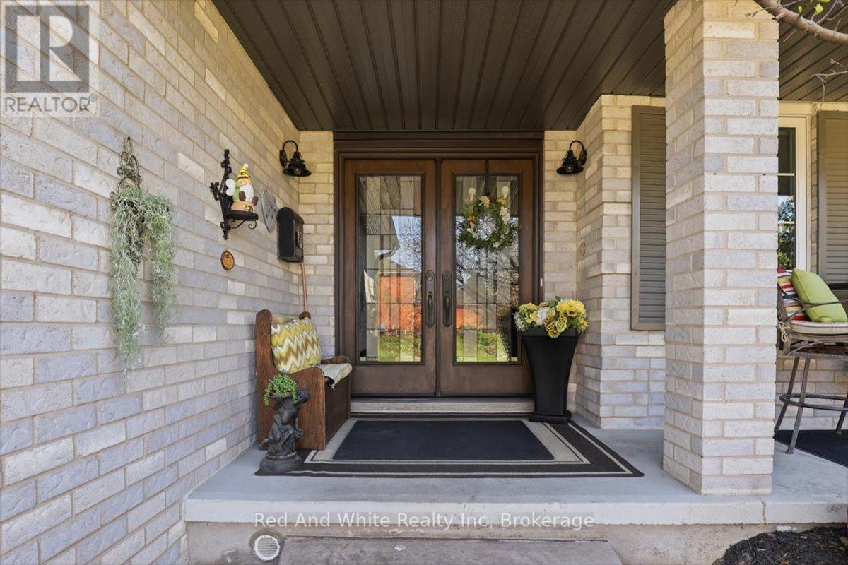 4 BREWSTER PLACE