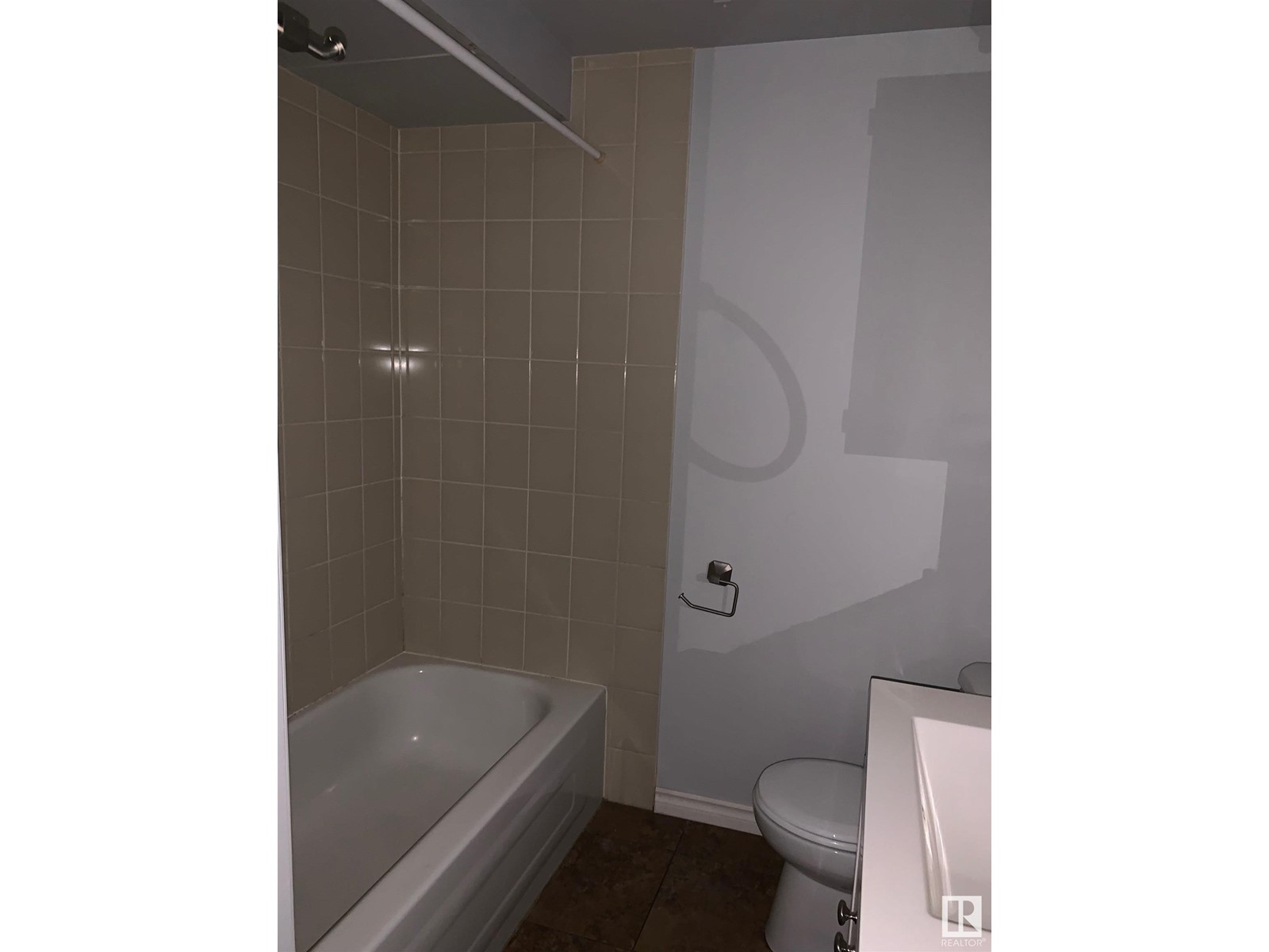 8110 83 AV NW