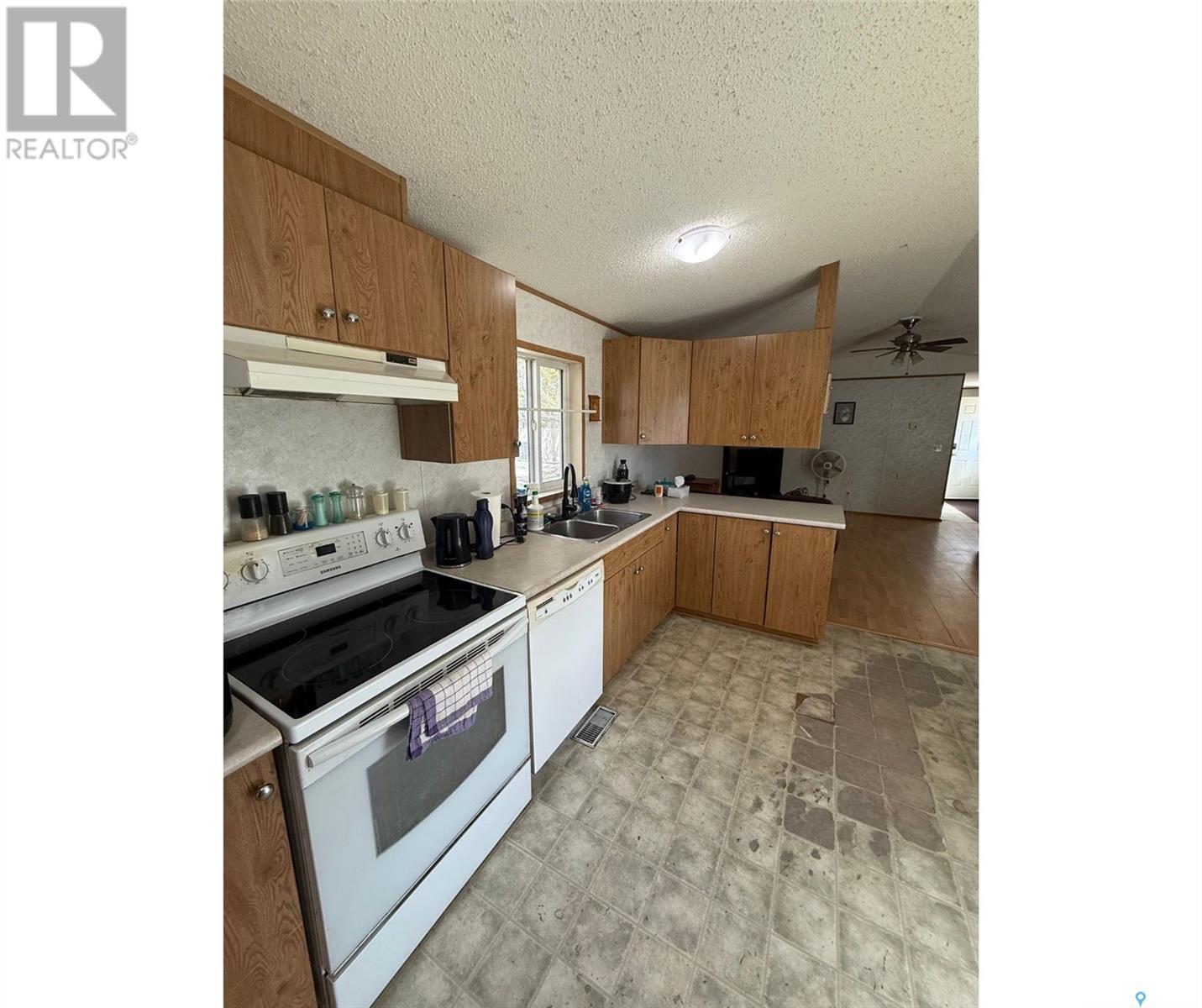 210 5th AVENUE W