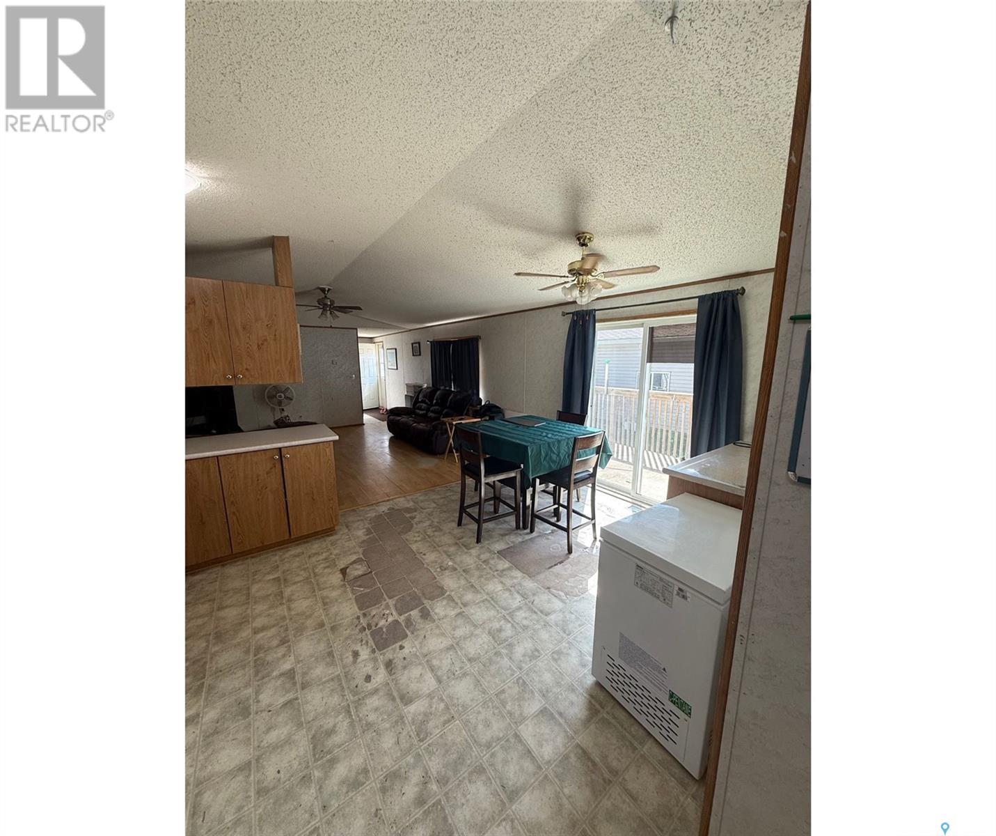 210 5th AVENUE W