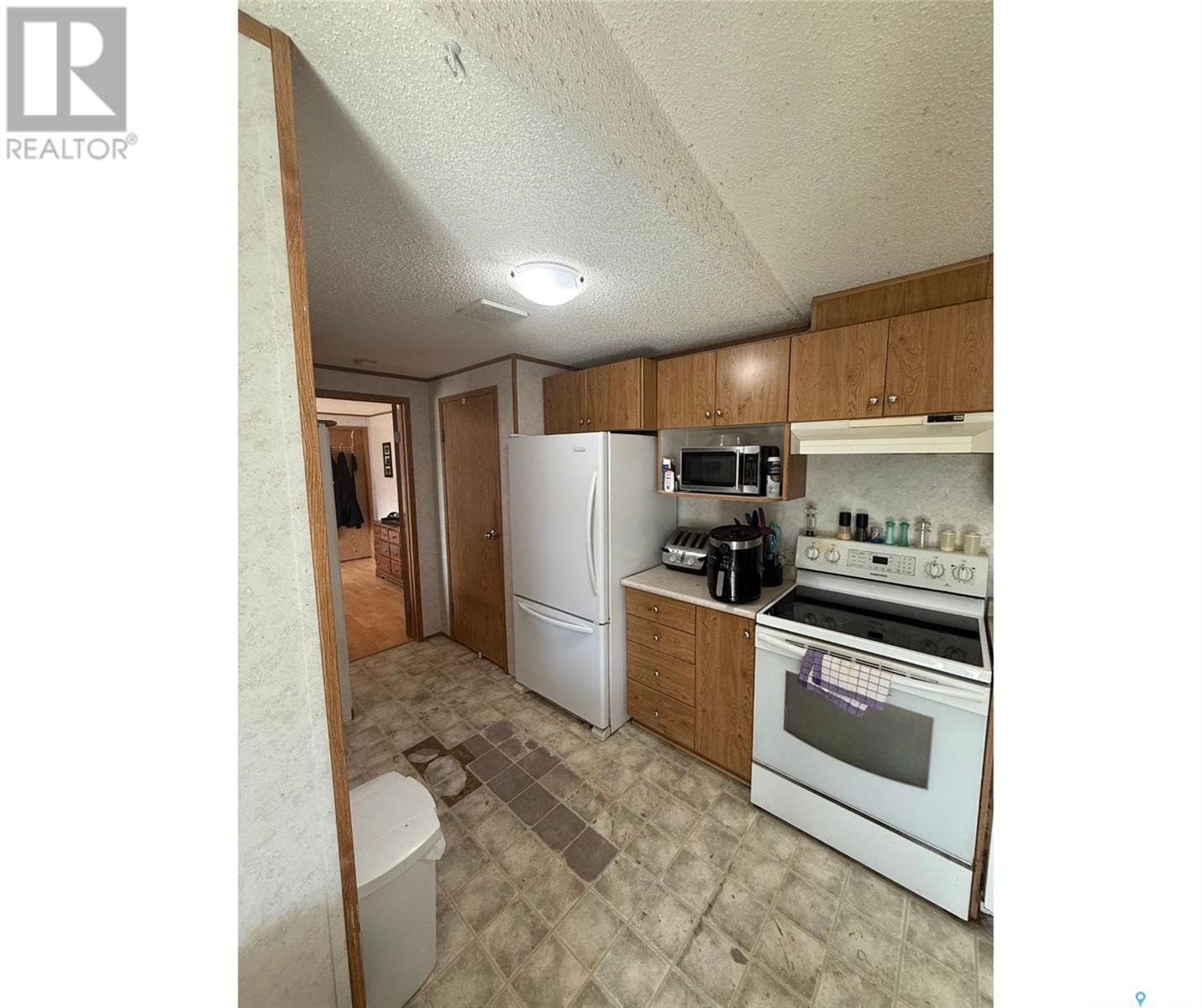 210 5th AVENUE W