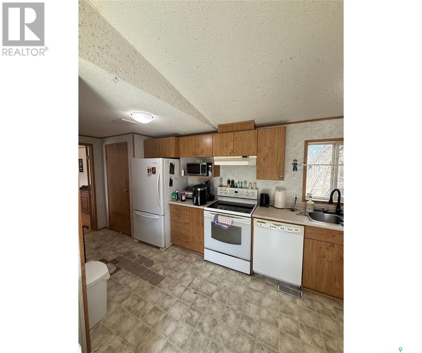 210 5th AVENUE W