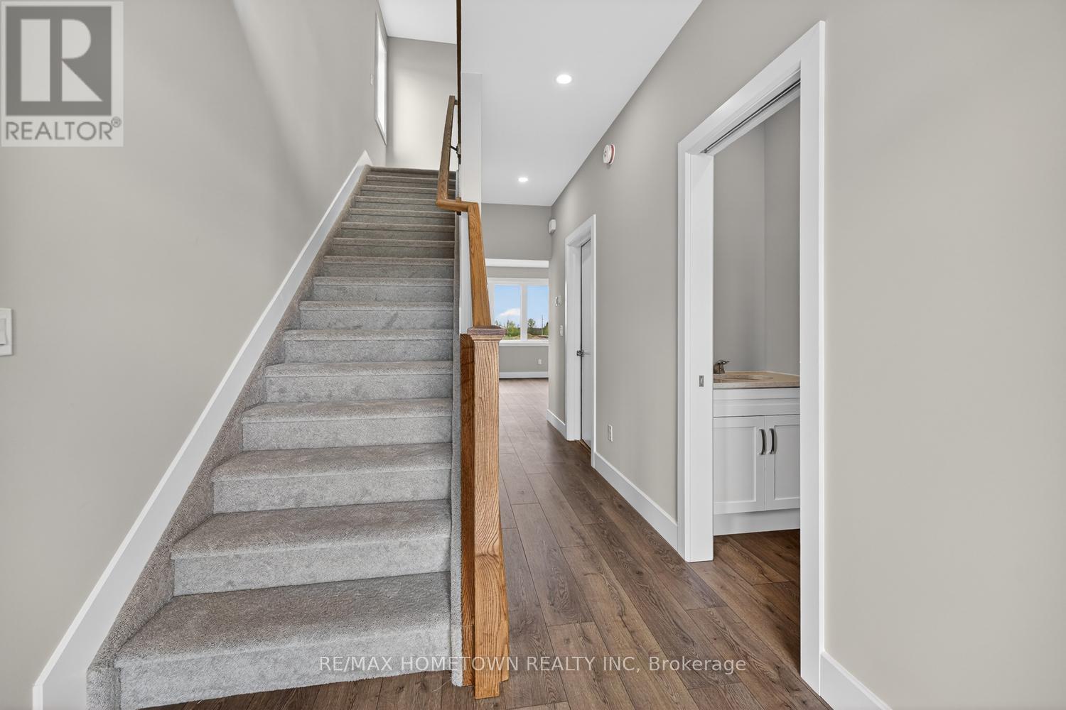 1013 DOBBIE STREET