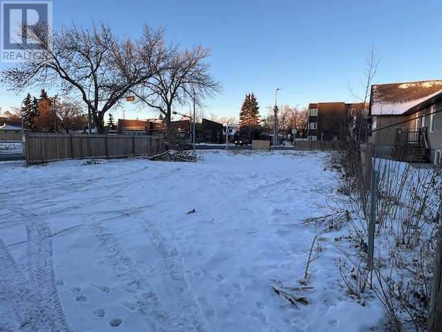 1302 Edmonton Trail NE