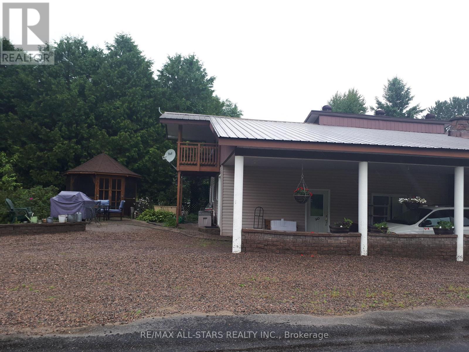 1007 DEWEY STREET