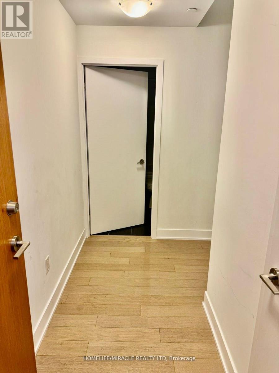 5901 - 30 SHORE BREEZE DR DRIVE