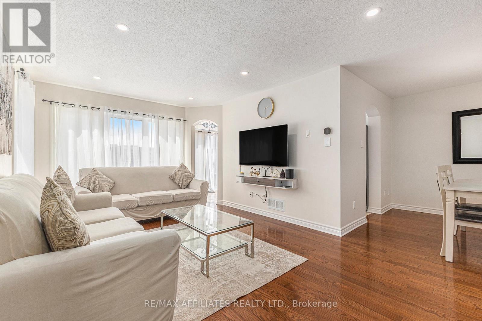 110 SILVERMOON CRESCENT