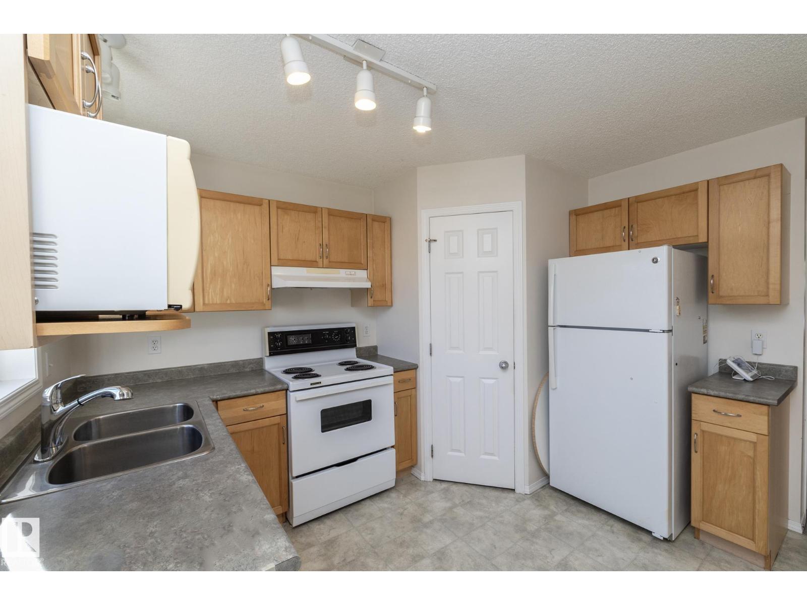23 BETHEL DR