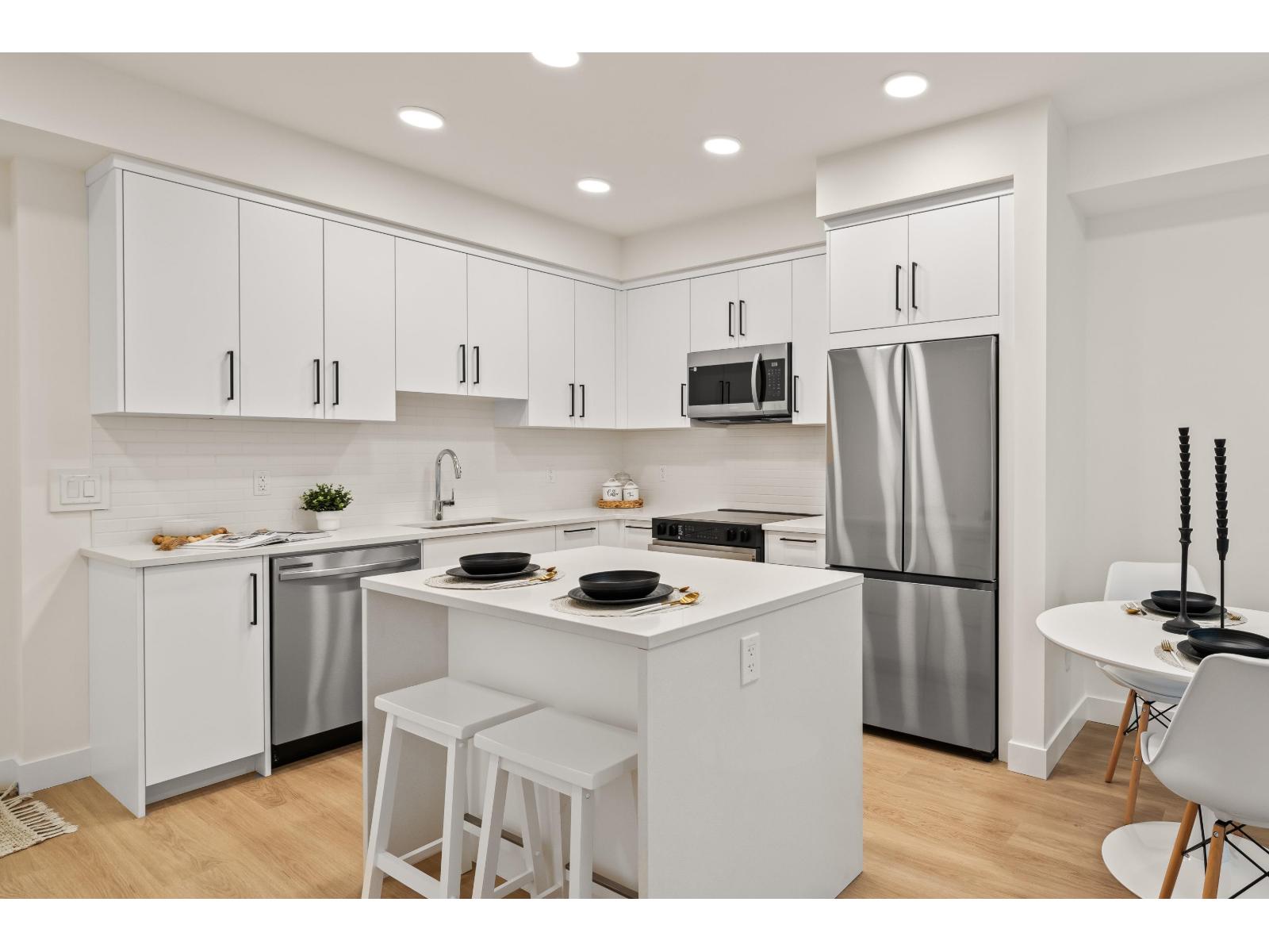 205 33816 SOUTH FRASER WAY