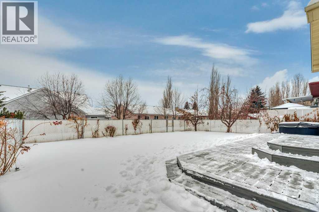 5 Strathmore Lakes Crescent