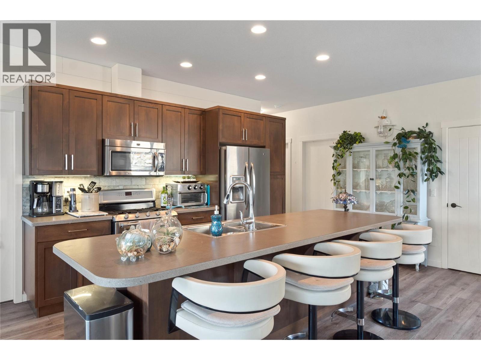 703 BELMONTE Terrace