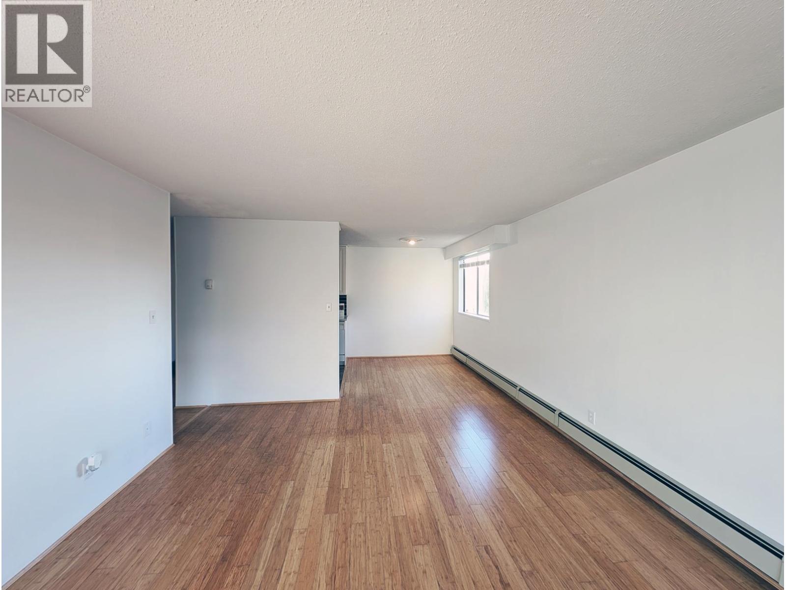 105 275 W 2ND STREET