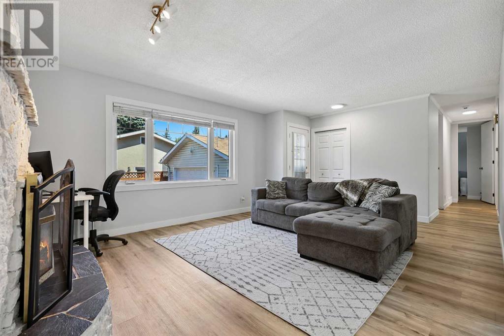 309 Olympia Drive SE
