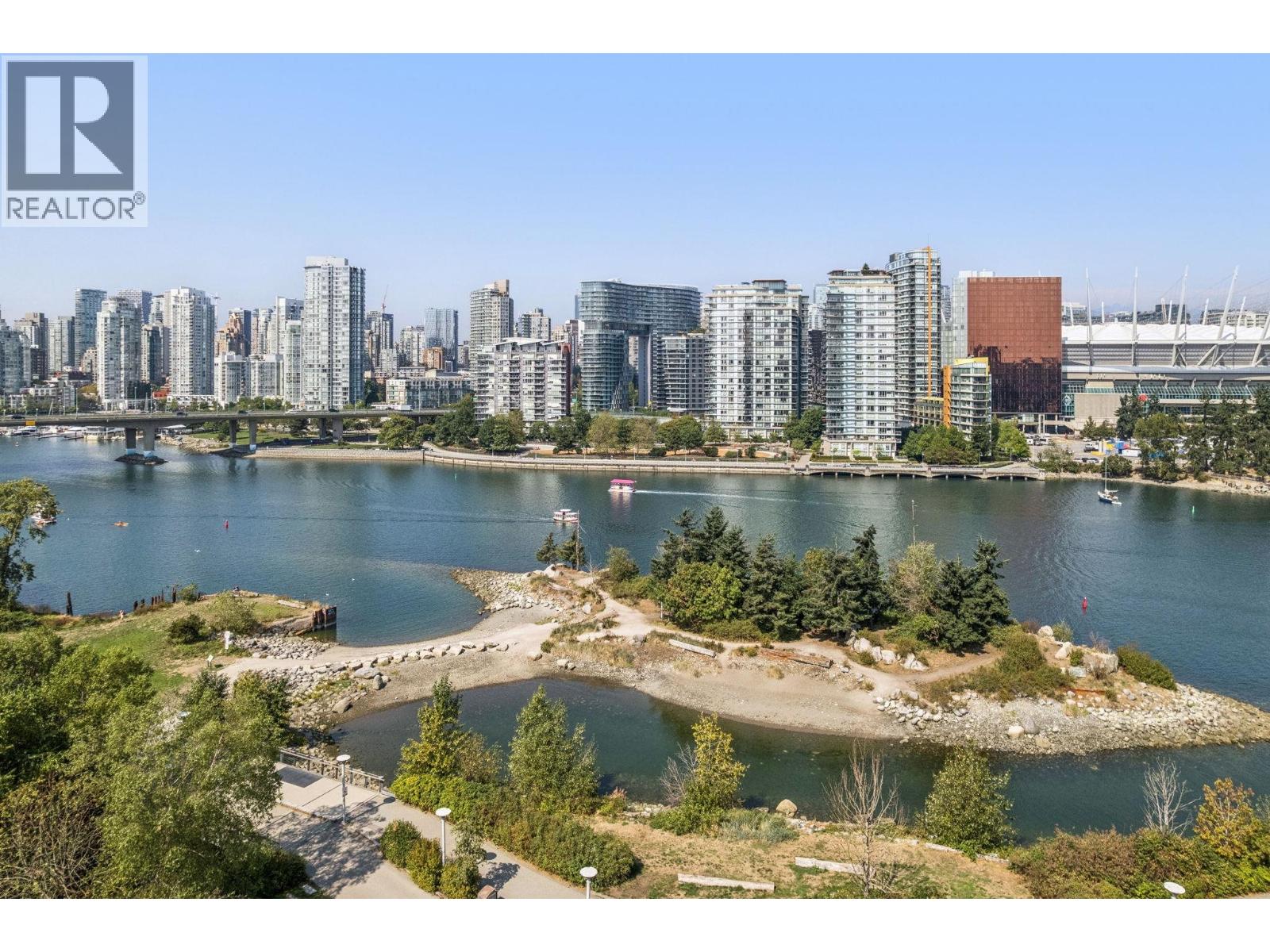 605 1708 COLUMBIA STREET