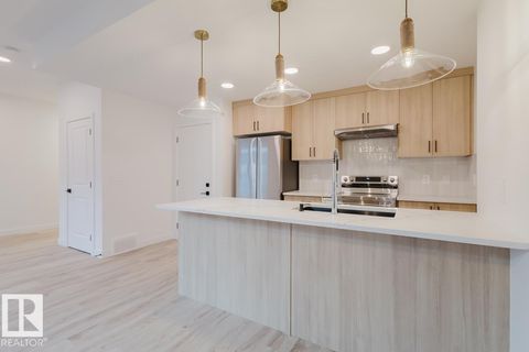 #45 16231 19 AV SW Edmonton AB T6W5C6