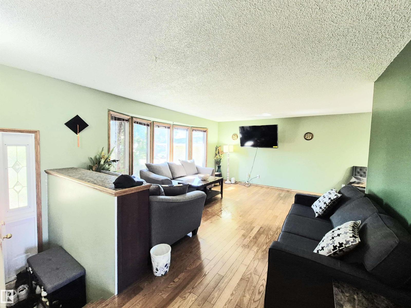 11404 161 AV NW