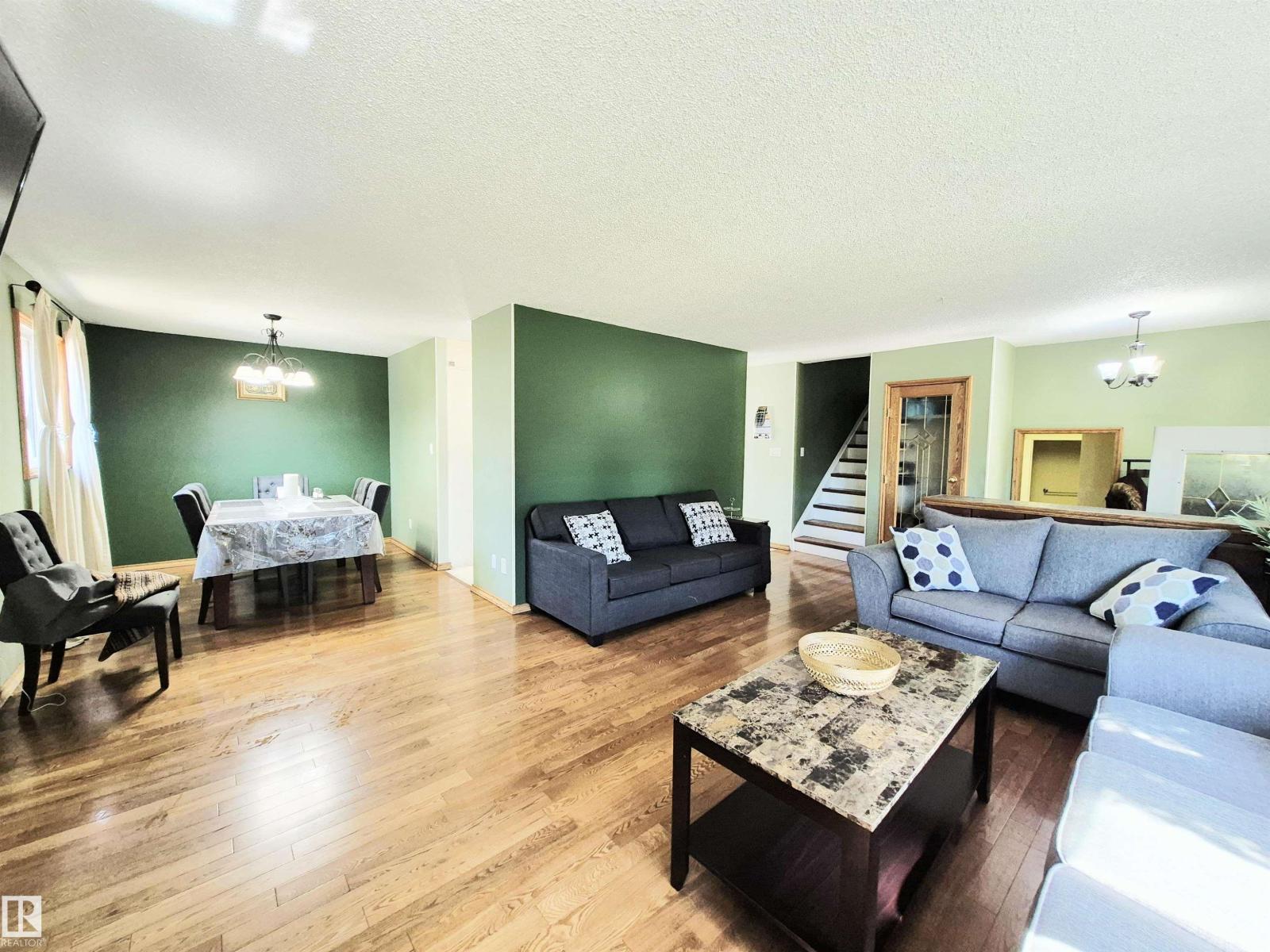 11404 161 AV NW