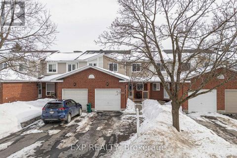 157 HUNTERSFIELD DRIVE Ottawa ON K1T3M1