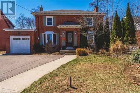 43 FRANKLIN Street Brantford ON N3R1T2