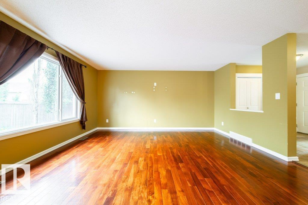 16117 49 ST NW