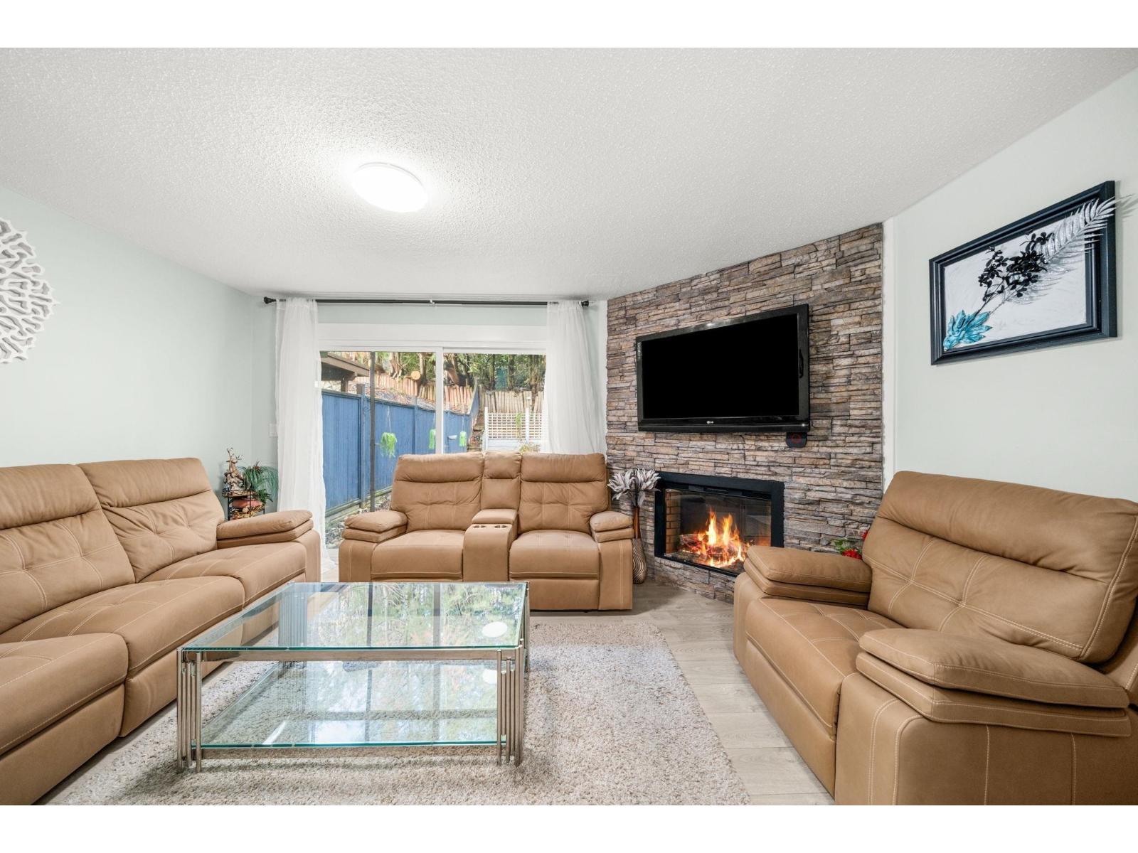 2725 SANDON DRIVE