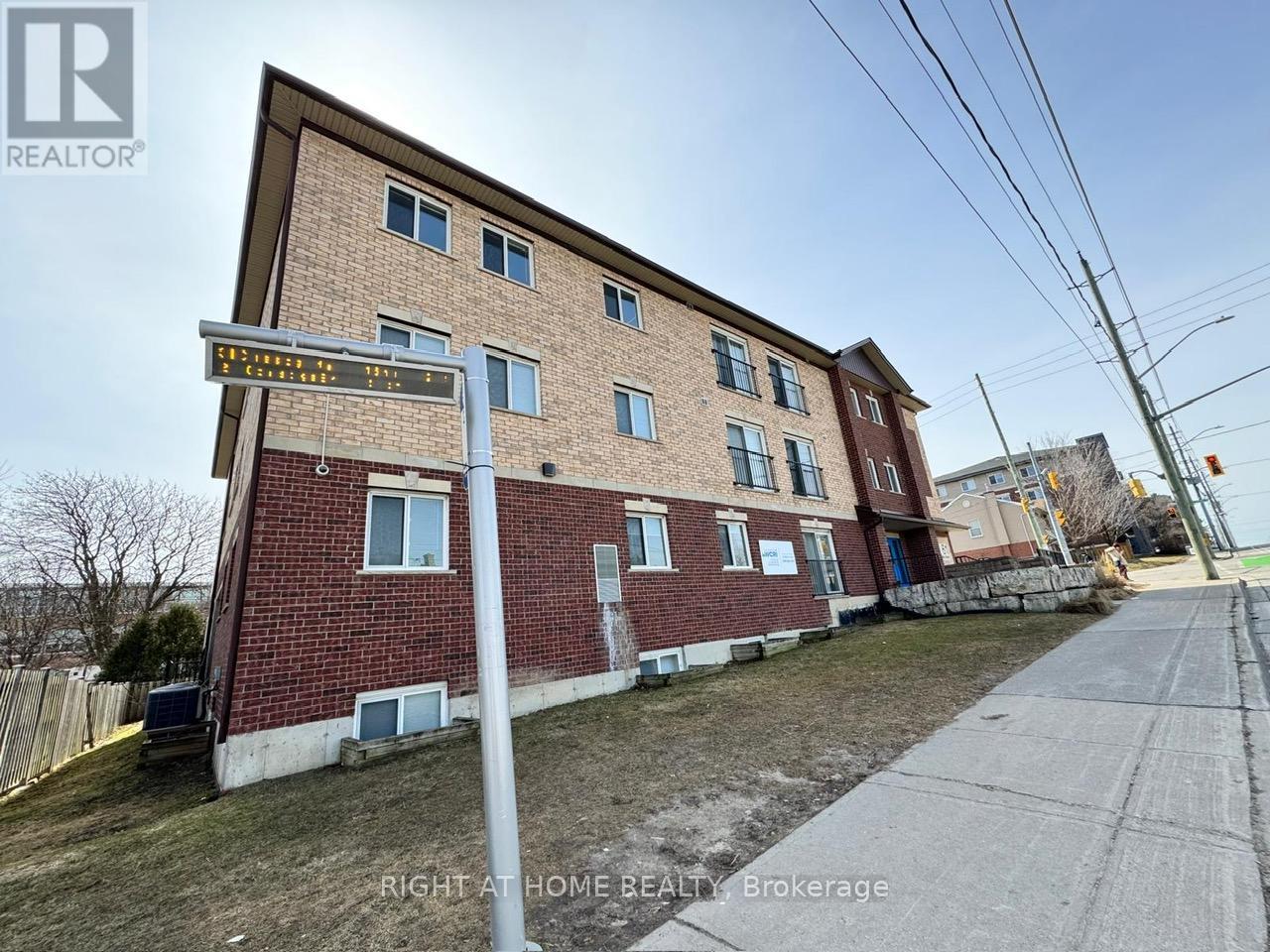 41 COLUMBIA STREET W