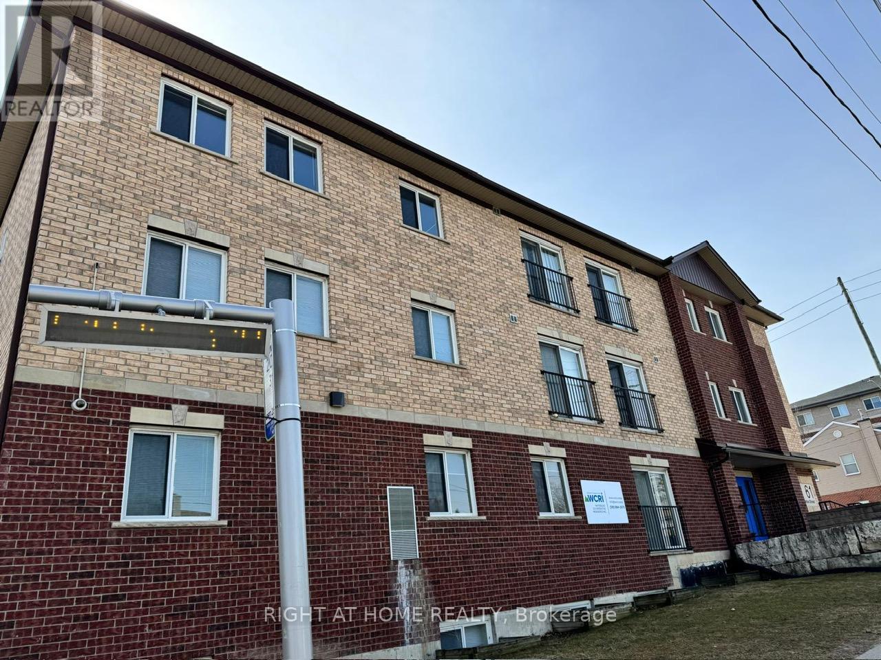 41 COLUMBIA STREET W