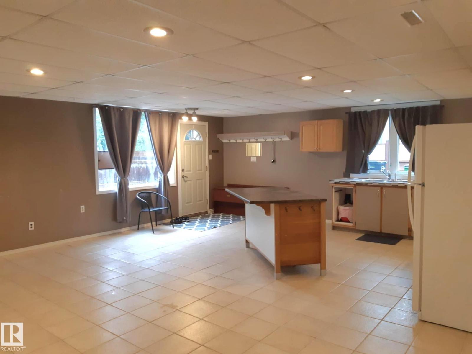 3809 112 AV NW