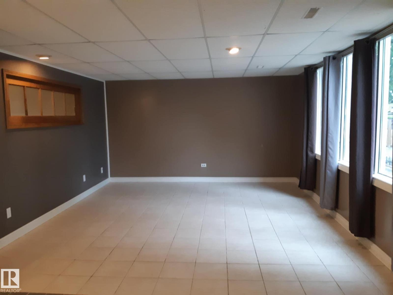 3809 112 AV NW