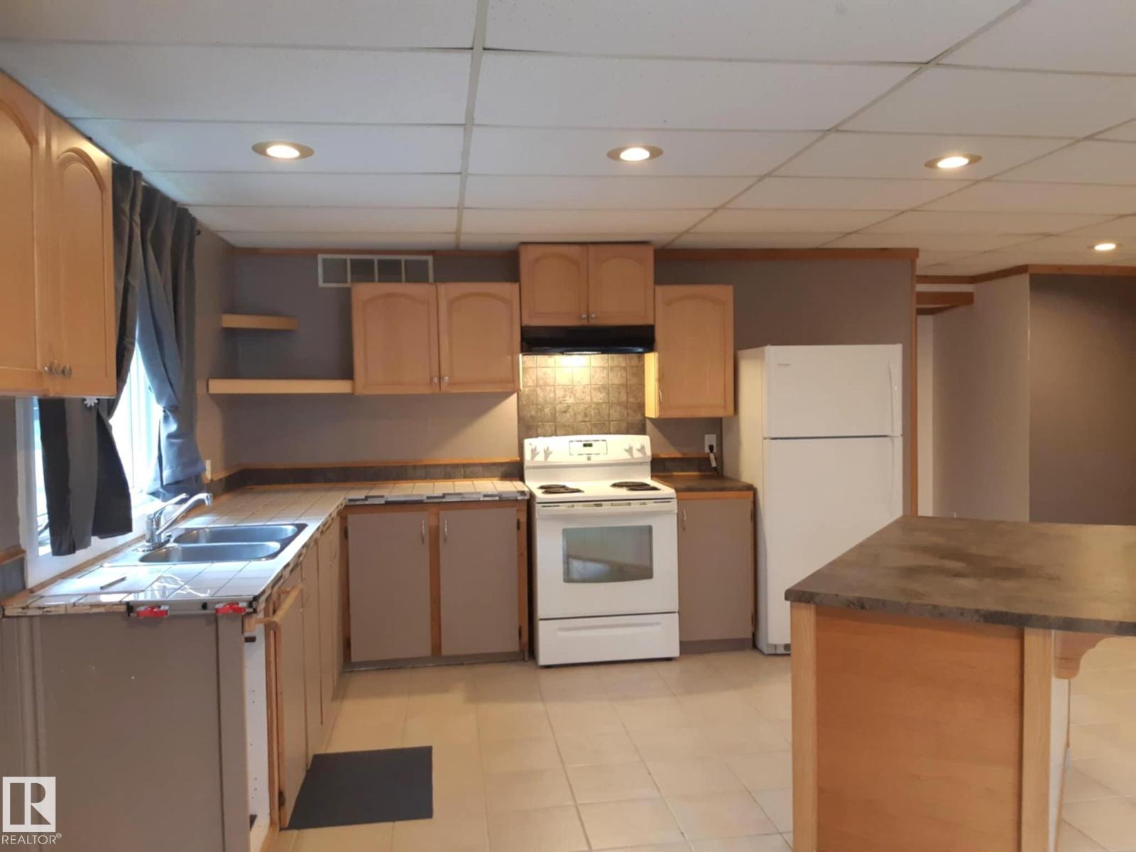 3809 112 AV NW
