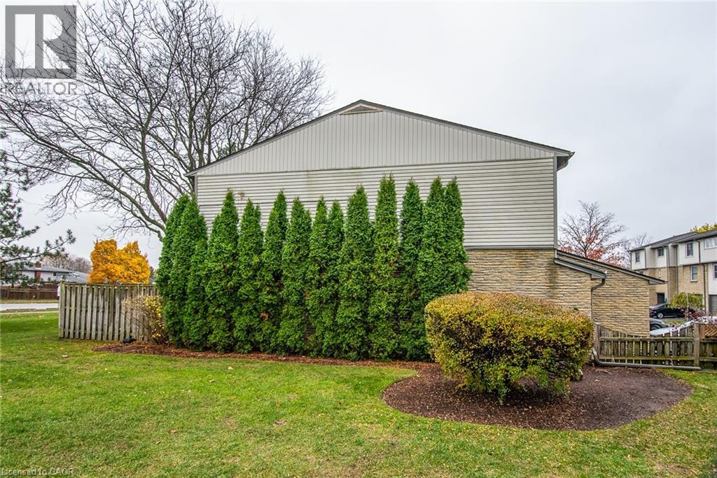 219 DEVERON Crescent