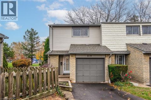 219 DEVERON Crescent London ON N5Z4J7