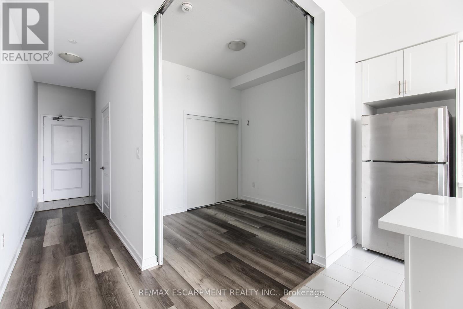 416 - 450 DUNDAS STREET E