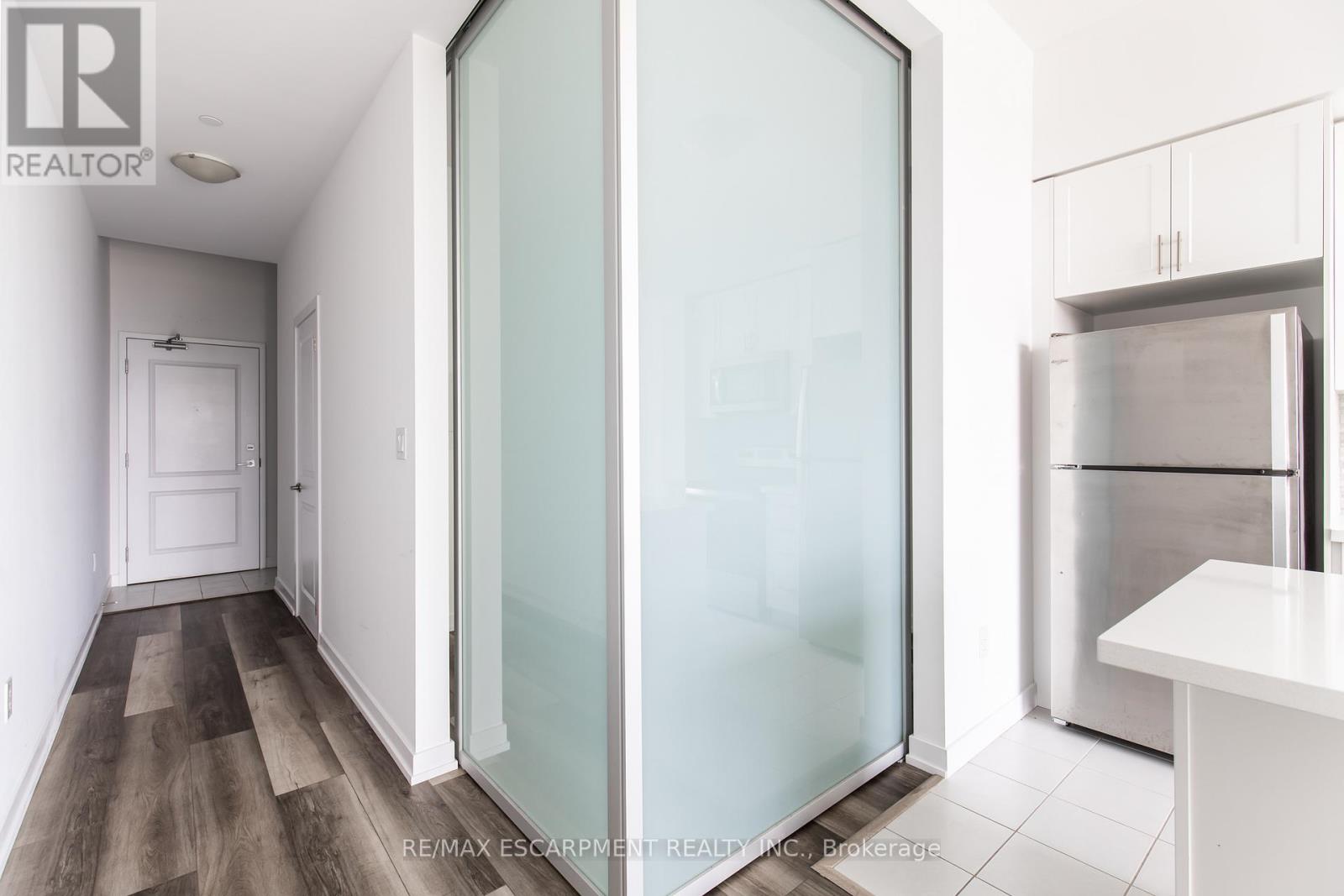 416 - 450 DUNDAS STREET E