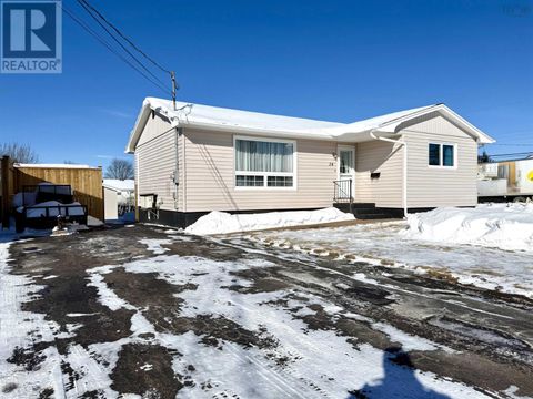 24 Rhodes Avenue Amherst NS B4H2J2