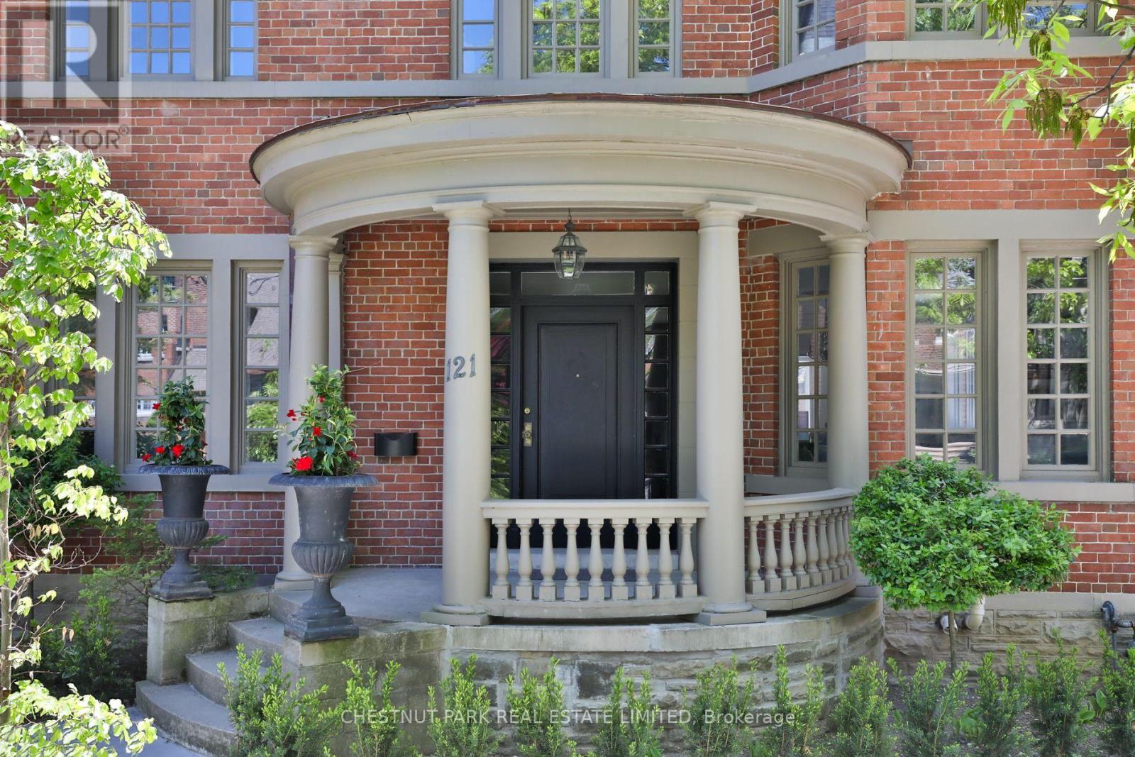 121 ROXBOROUGH DRIVE