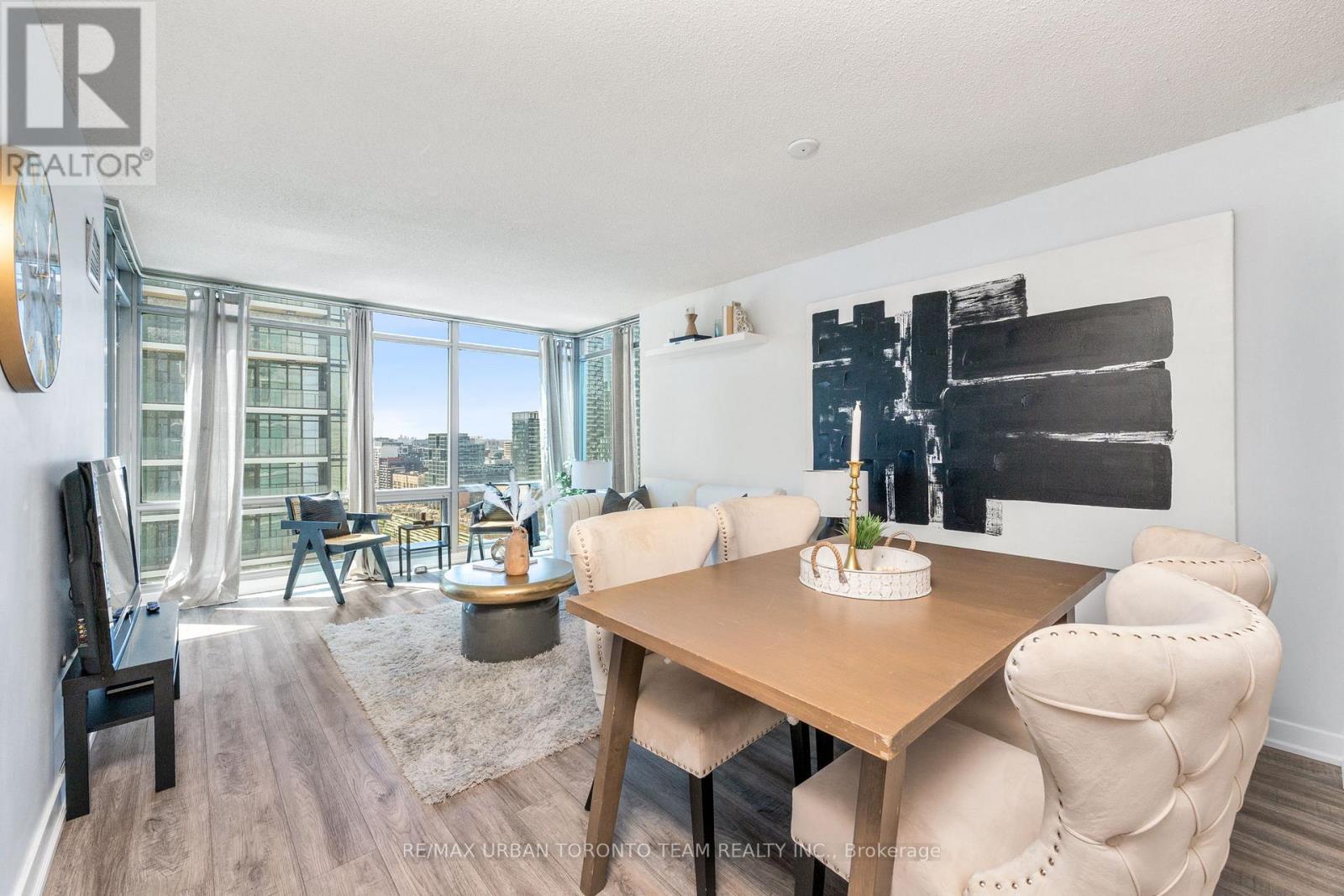 2909 - 81 NAVY WHARF COURT