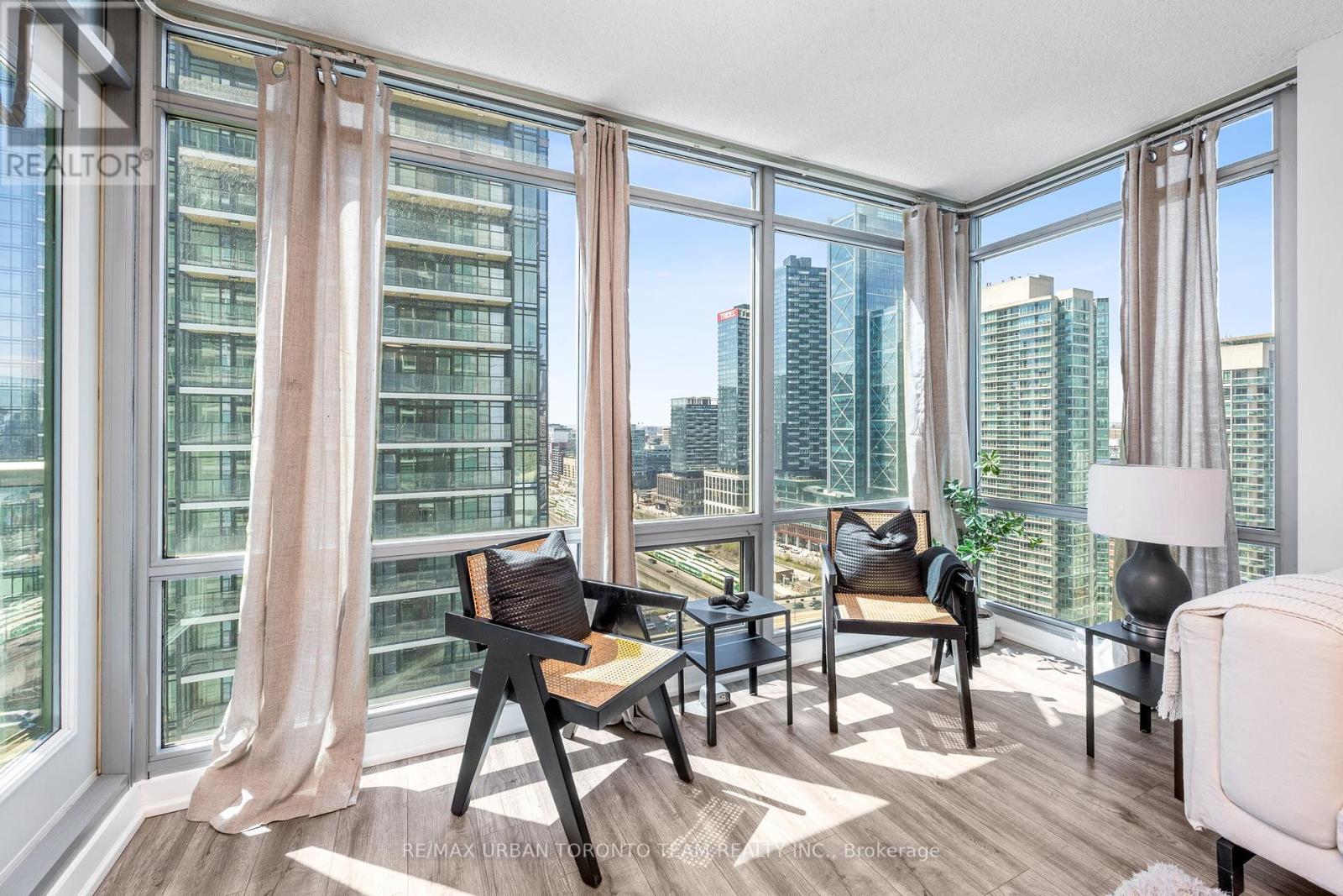 2909 - 81 NAVY WHARF COURT