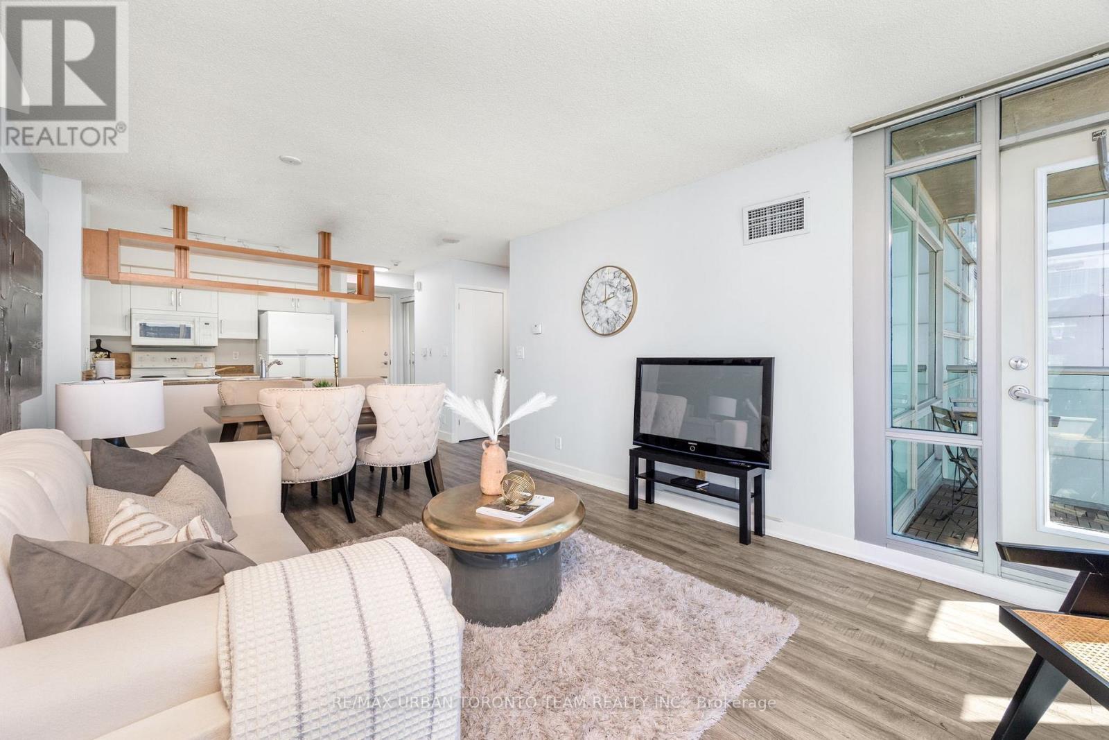 2909 - 81 NAVY WHARF COURT