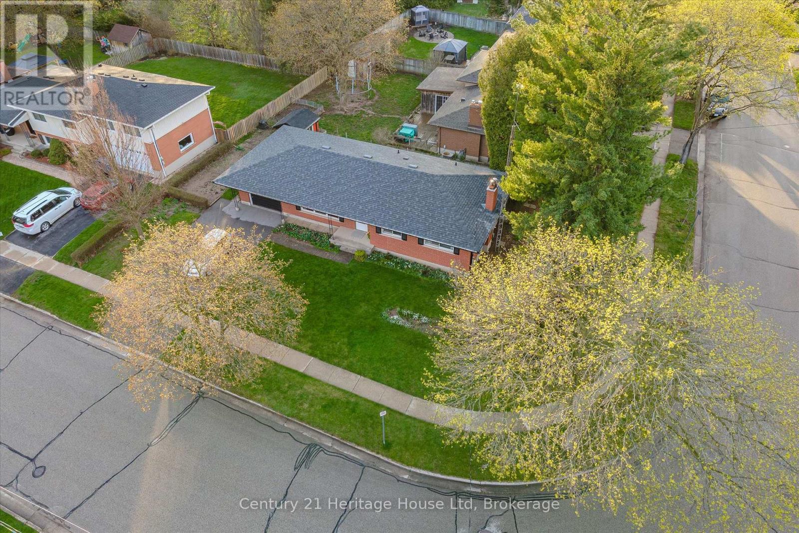 22 CHELTONWOOD AVENUE