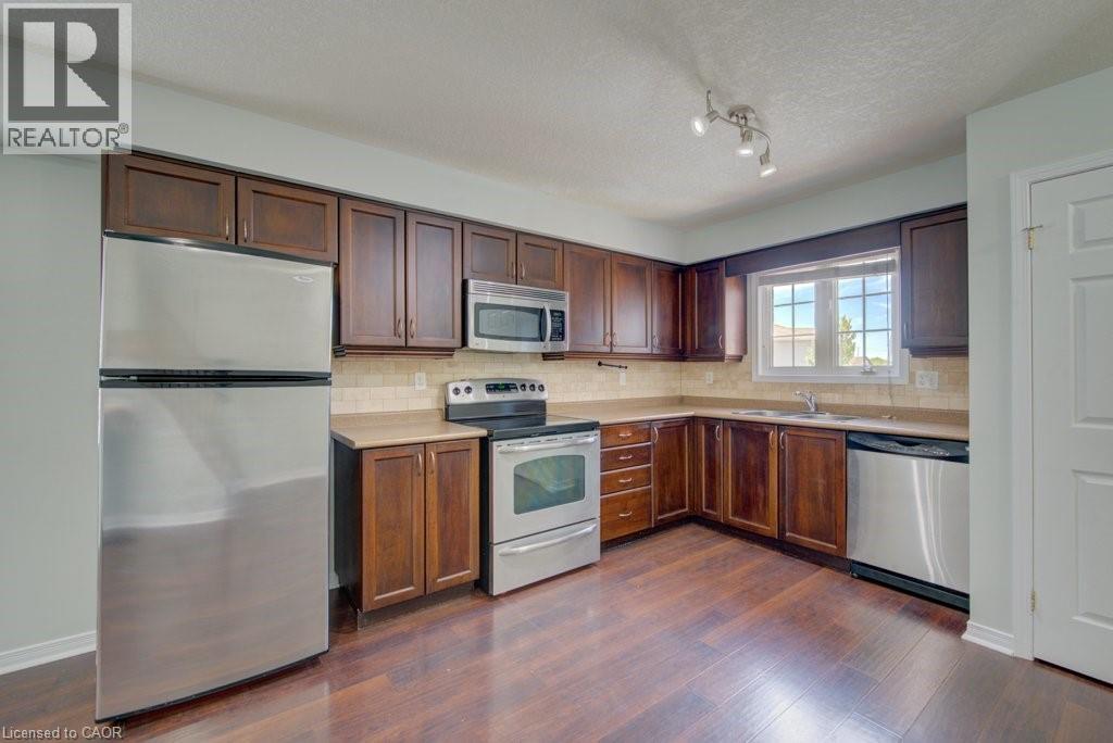 240 WESTMEADOW Drive Unit# 15C